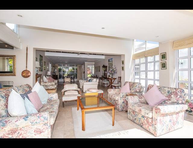 3 BEDROOM HOUSE FOR SALE IN CONSTANTIA